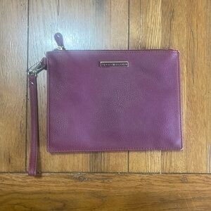 Large TOMMY HILFIGER Wristlet Pouch Purse